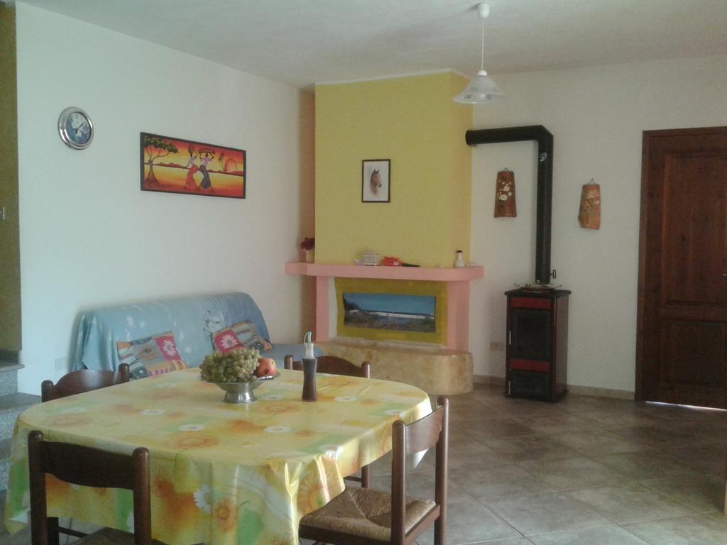 Appartamento Sa Funtana Кардеду Номер фото